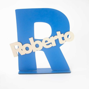 Letra inicial con nombre en madera 2