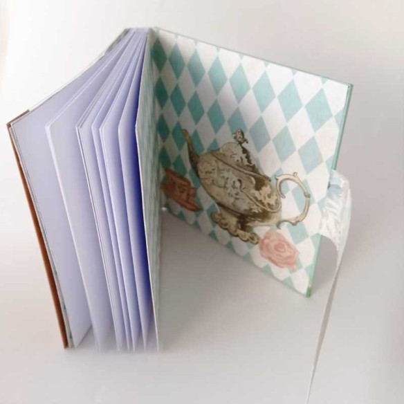 ÁLBUM libreta ALICIA