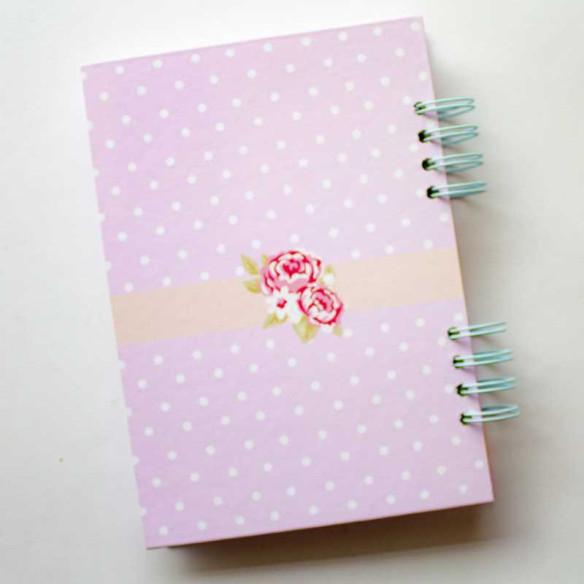 Libreta artesanal 22 x 16 cm Rosa con Lunares