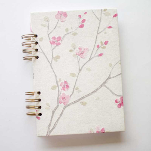 Libreta artesanal 22 x 16 cm diseño de Ramas y Flores con relieve