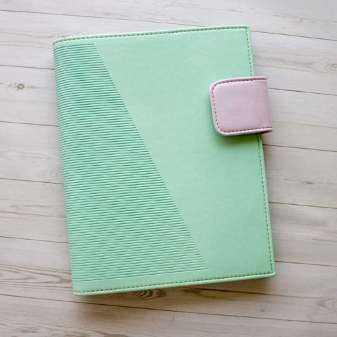 Funda de polipiel color Verde Menta con una libreta A5