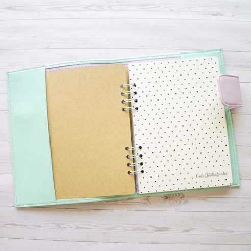 Funda de polipiel color Verde Menta con una libreta A5