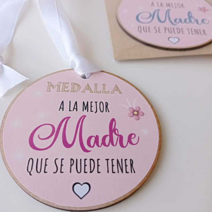 Medalla de madera a la Mejor Madre