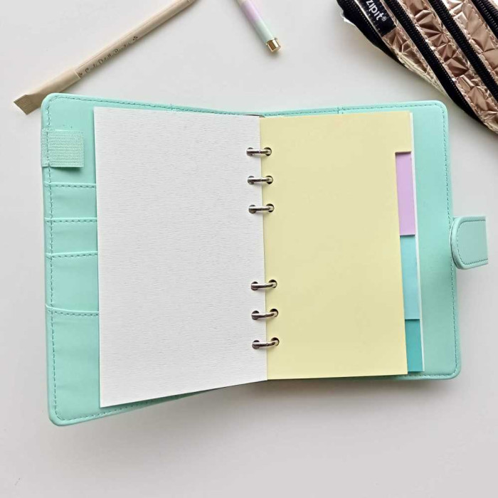 Archivador de polipiel verde "No busques un mundo mejor, créalo" A6