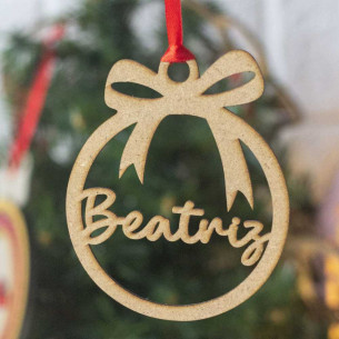 Bola de Navidad de madera con nombre "Lacito"