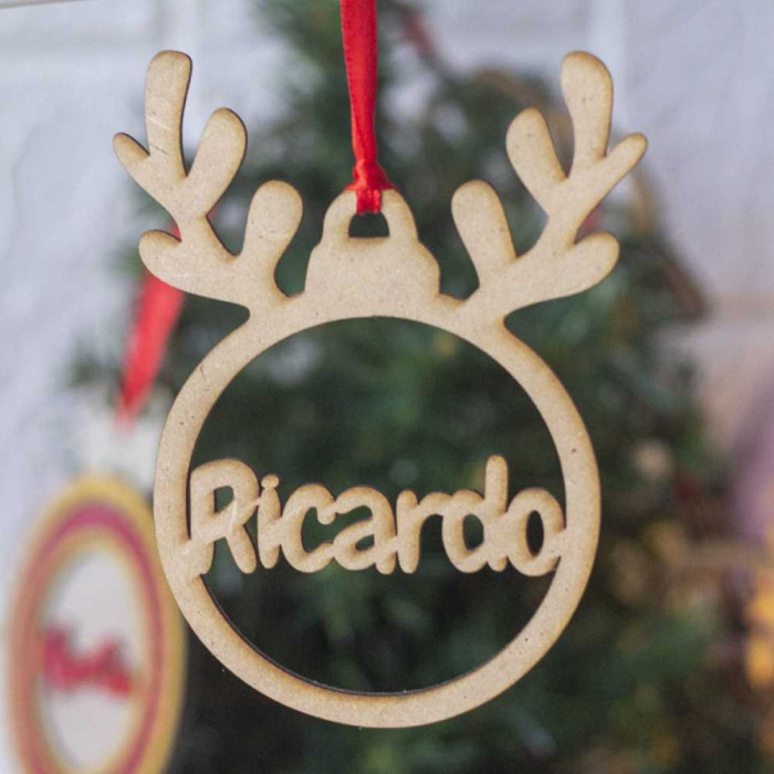 Bola de Navidad de madera Reno con nombre