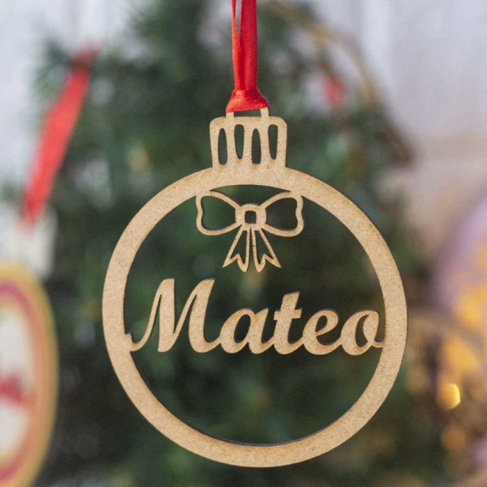 Bola de Navidad de madera con nombre