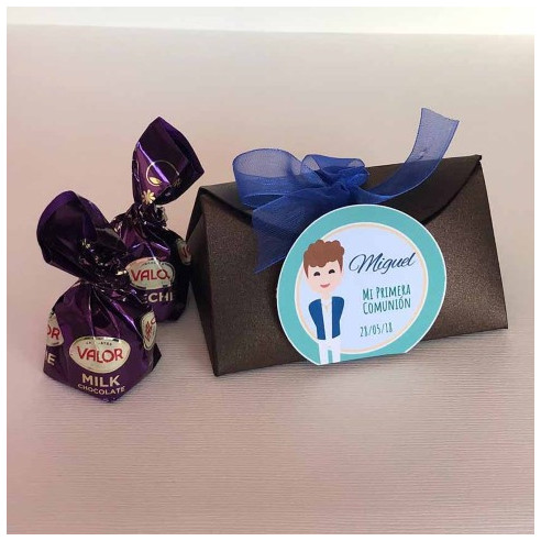 Caja con bombones para detalle de primera Comunión