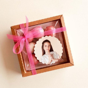 Caja con bombones para detalle de primera Comunión