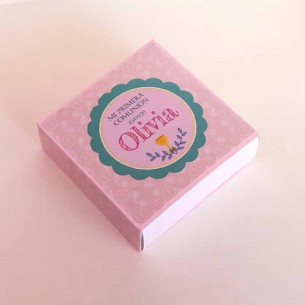 Caja con bombones para detalle de primera Comunión