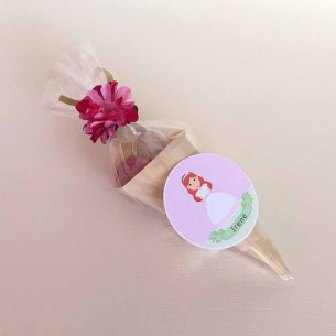 Cono con bolitas de chocolate para detalle de primera Comunión