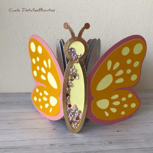 ÁLBUM MARIPOSA. Hecho a mano. Scrapbooking